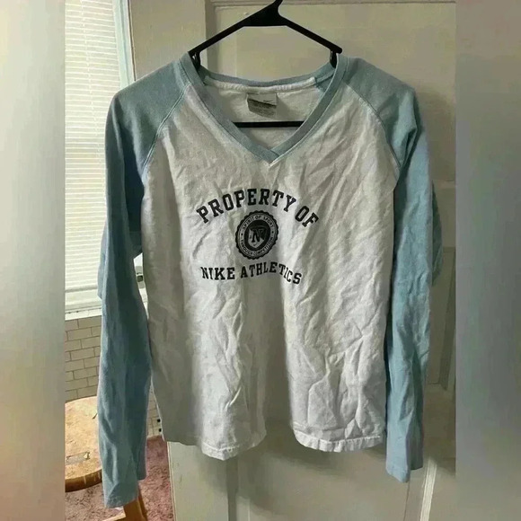 Nike Athletics‎ Longsleeve - Picture 1 of 4